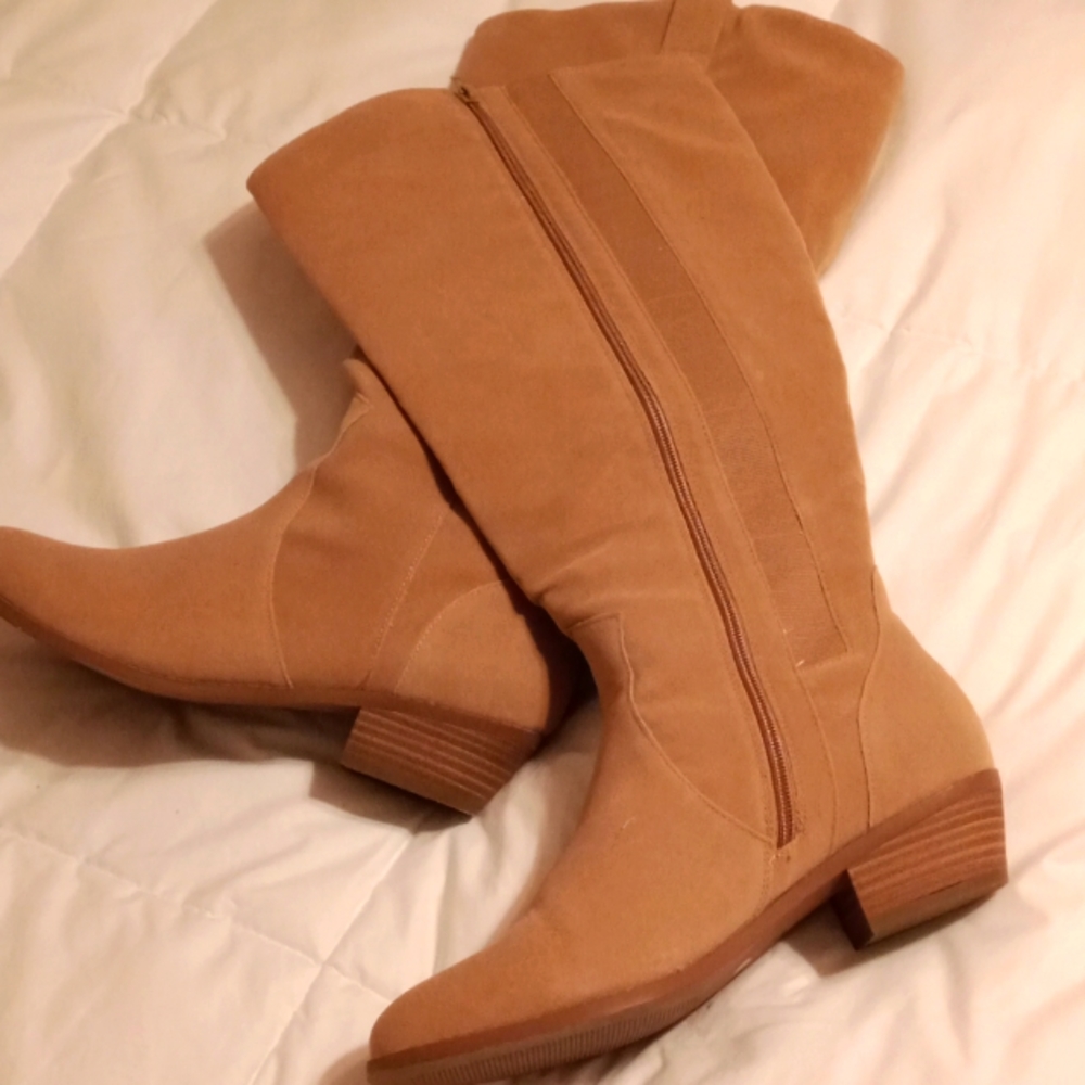 Lane Bryant DreamCloud Faux Suede Tan Boots, NWOT, Size 9W Wide Calf